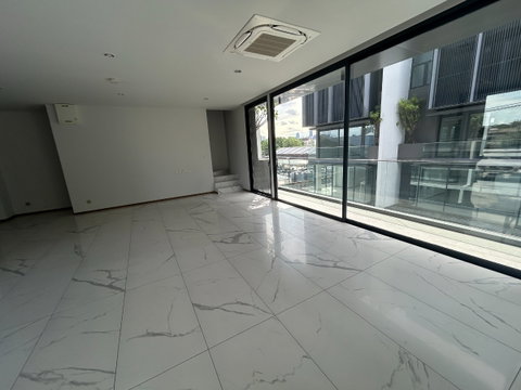 New 6-storey home office for sale, 201 AVENUE project, in the heart of Ekkamai-Rama 9, usable area over 620 sq m.