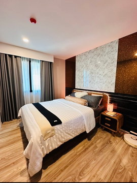 Blossom Condo@Sathorn Charoenrat【𝐒𝐄𝐋𝐋】🔥คอนโดสุดหรูใจกลางสาทร แต่งครบ พร้อมบิ้วอิน ใกล้ BTS เดินทางสะดวกสุดๆ! 🔥 ติดต่อไลน์ไอดี: @hacondo