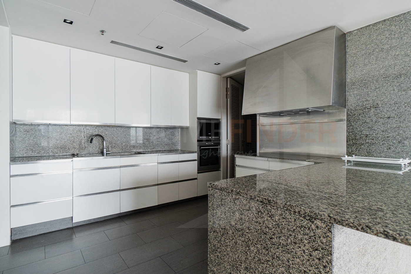 รูป The Met 3 bedrooms, for sale - รูปที่ 2/8