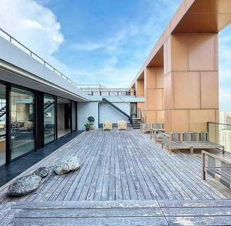 THE ISSARA Ladprao ห้อง PENTHOUSE ชั้น 44 เนื้อที่ 579 ตร.ม. 4 ห้องนอน 5 ห้องน้ำ ตกแต่งพร้อมอยู่  ราคาพิเศษ 120  ลบ.*  