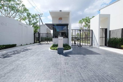 รูปภาพ บ้านให้เช่า Baan Klang Muang Srinakarin-On Nut พร้อมเข้าอยู่สนใจติดต่อ Line @goodmanpro หรือ โทร 0999029192
