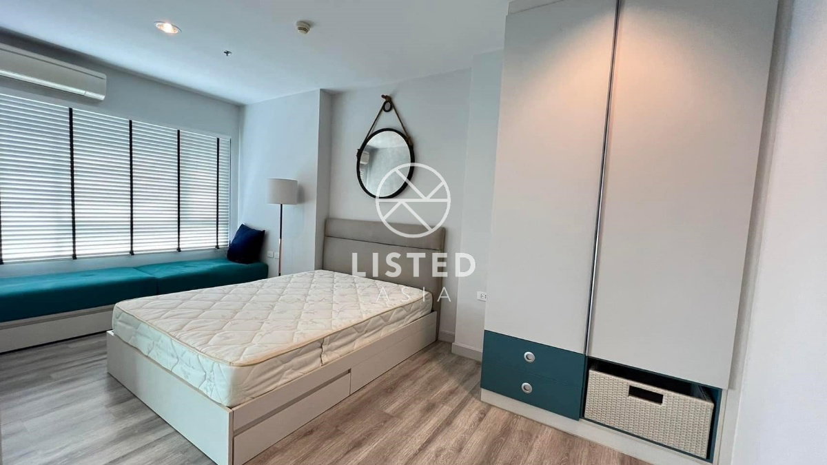picture Centric Sea Condo 1 Bed 1 Bath for Sale - 5/8