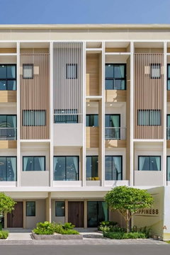 The Blisz Iconic สาทร - จรัญ 35  ใกล้ศิริราช MRT ไฟฉาย พรีเมี่ยมทาวน์โฮม 3 ชั้นครึ่ง 195 ตร.ม. บนทำเลที่ดีที่สุดบนถนนจรัญสนิทวงศ์  เริ่ม 7.79 ลบ.*