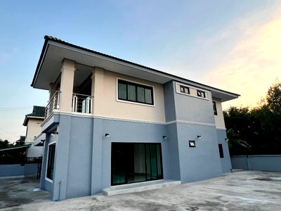 บ้านเดี่ยว รร.อัสสัมชัญระยอง : บ้านหลังใหญ่ 2 ชั้น 110 ตรวา. กลางเมืองระยอง