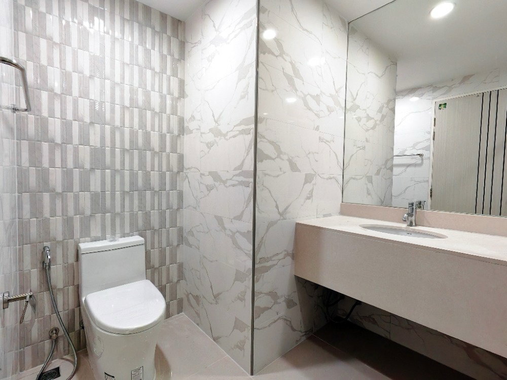 picture #S1422 For Rent The  Trendy condominium - 6/7