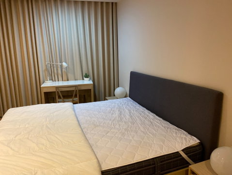 P-143845 Stylish 1 Bed near Phrom Phong BTS at 5.3M THB Line Id: @easythaihome 085-592-2897