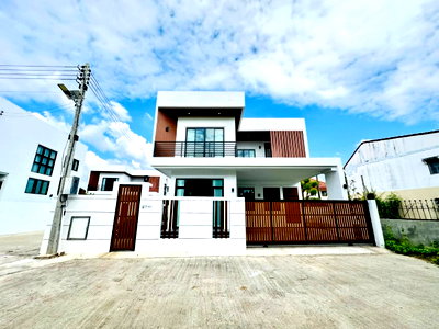 บ้านเดี่ยว วิทยาลัยอาชีวศึกษาธนบุรี : Ph0389 ขายบ้านสร้างใหม่ อ.เมืองเชียงใหม่ โมเดิร์น 4 นอน 5 น้ำ 55ตรว. ใกล้บิ๊กซีแม่เหี๊ยะ , แมคโครแม่เหี๊ยะ , รร.สารสาสน์วิเทศล้านนา