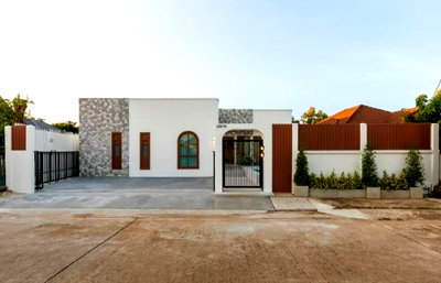 บ้านเดี่ยว วิทยาลัยอาชีวศึกษาธนบุรี : Ph0387 ขายบ้านพูลวิลล่า 4 นอน 5 น้ำ 72 ตรว. ใกล้กาดฝรั่ง , หางดง เชียงใหม่ ราคา 7.9 ลบ.