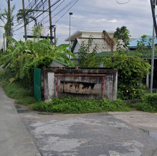 Pradit Paisan Village