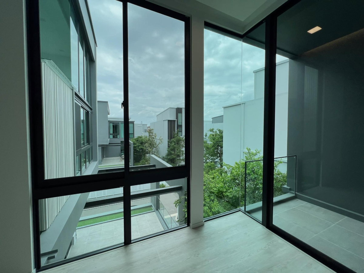 รูป ขายบ้านหรู 3 ชั้นในโครงการ Vive กรุงเทพกรีฑา 4 ห้องนอน พร้อมผู้เช่า - SW002000 - รูปที่ 13/34