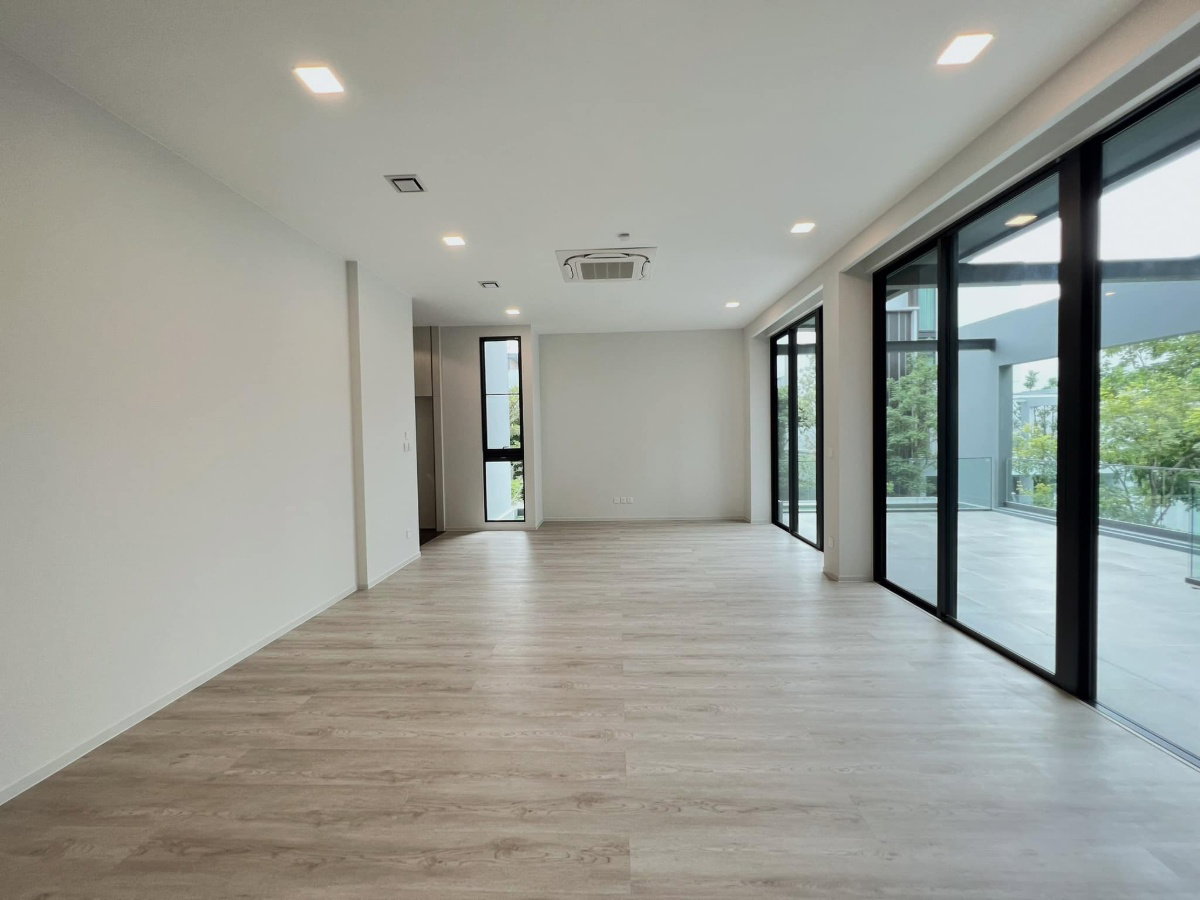 รูป ขายบ้านหรู 3 ชั้นในโครงการ Vive กรุงเทพกรีฑา 4 ห้องนอน พร้อมผู้เช่า - SW002000 - รูปที่ 29/34