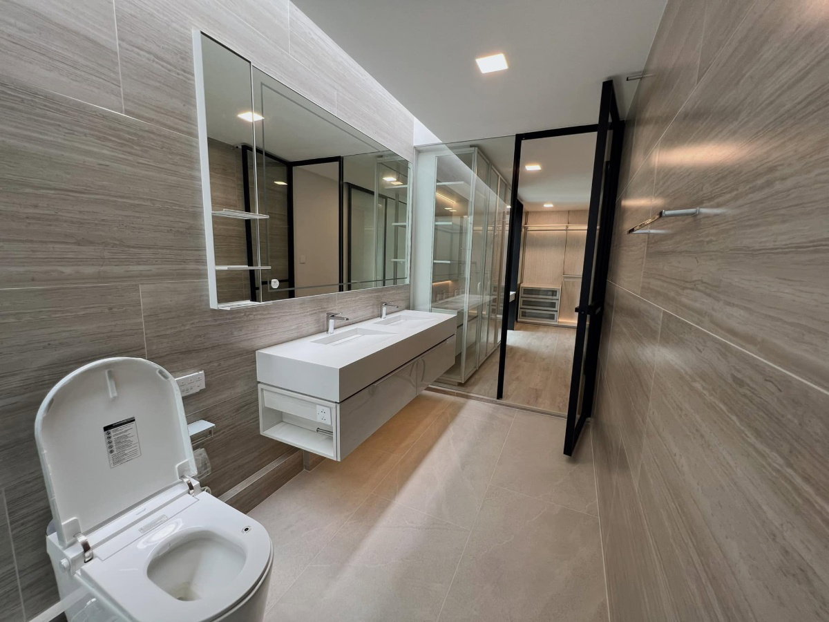 รูป ขายบ้านหรู 3 ชั้นในโครงการ Vive กรุงเทพกรีฑา 4 ห้องนอน พร้อมผู้เช่า - SW002000 - รูปที่ 10/34