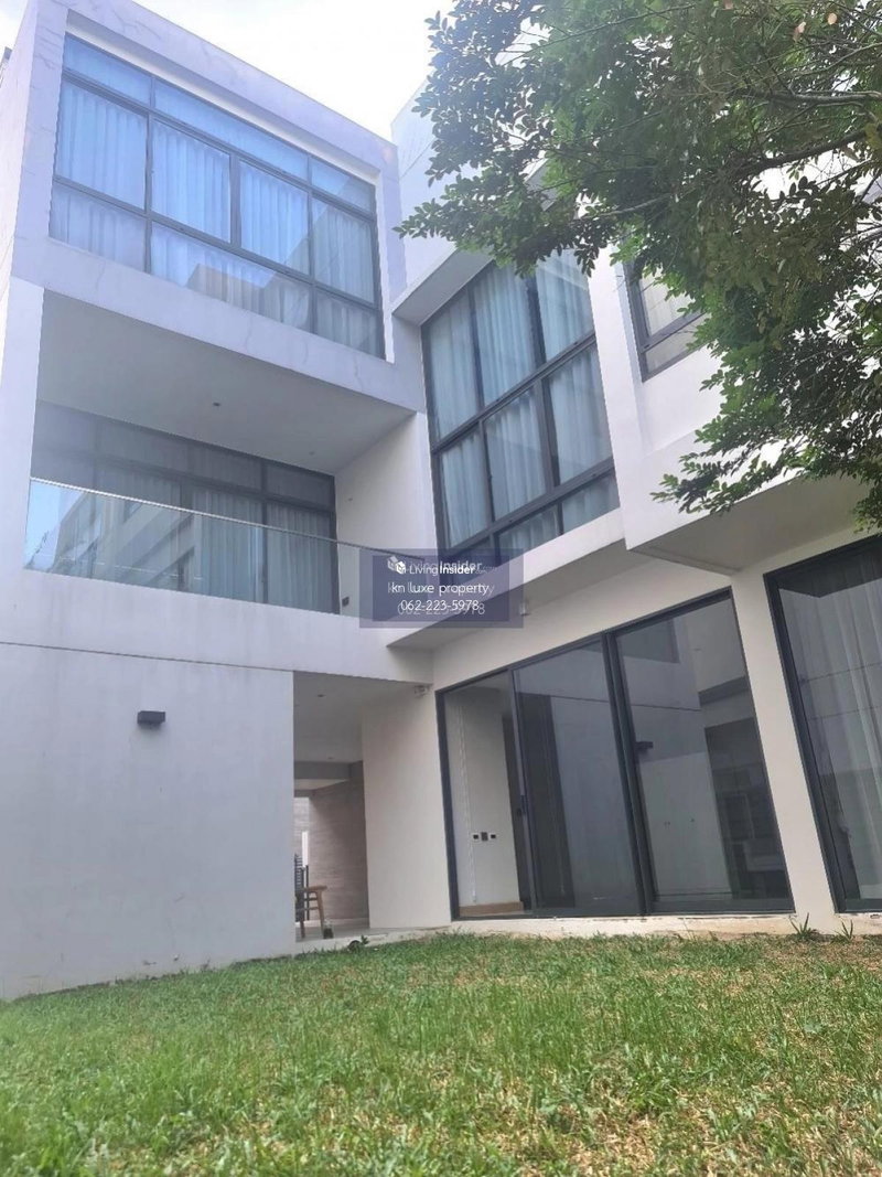 Houses for rent : For Rent: 3-Storey Detached House, Fully Furnished at Park Priva, Thian Ruam Mitr – Near The Street Ratchada