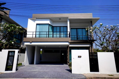บ้านเดี่ยว ตำบลป่าตัน : พูลวิลล่า ใกล้แยกข่วงสิงห์ ศูนย์ราชการ จ.เชียงใหม่ 
