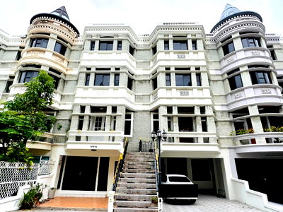 Townhouses for rent Watthana : Code: KJ3786  for rent Chicha Castle - Sukhumvit 31 // Line ID: @kjcondo (with @) //