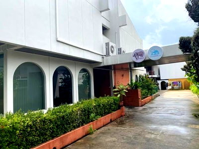 บ้านเดี่ยว ดิ เอ็มควอเทียร์ : LTHC11427–House FOR SALE in Thonglor Size 221 sq.w. 884 sqm. 4 beds 6 baths Near BTS Thonglor Station ONLY 160 MB