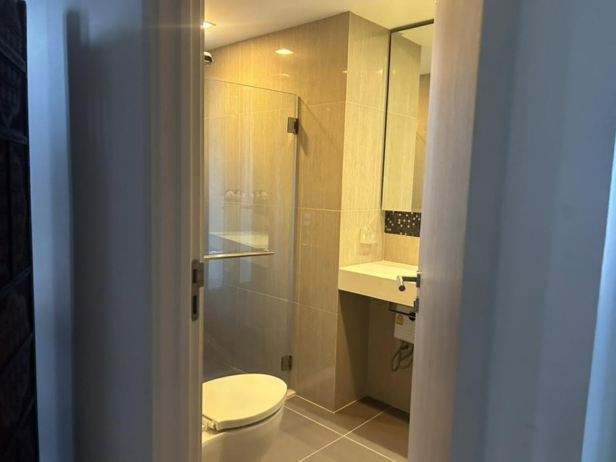 picture #S1864 For Rent Downtown 49 - 18/23