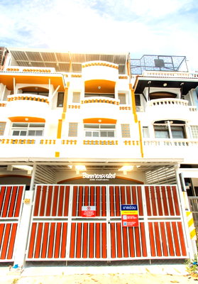 ทาวน์โฮม MRT สุทธิสาร : ทาวน์โฮม 4 ชั้น 3 ห้องนอน 3 ห้องน้ำ ซอยสวรรค์วิถี (สุทธิสารวินิจฉัย) รีโนเวทใหม่ทั้งหลัง มีครัว พื้นที่กว้าง ใกล้MRT สุทธิสาร เพียง 6.8 ล้านบาท/คูหา 