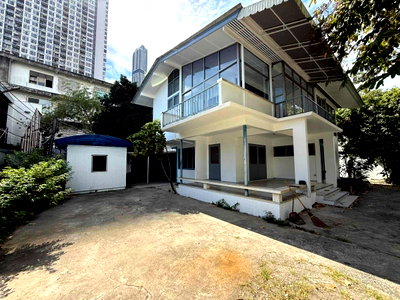 เช่าบ้านเดี่ยว ถนนเพชรบุรี กรุงเทพฯ : LTH11455–House FOR RENT at in Sukhumvit 63 Size 250 sq.w. 500 sqm. 2 beds 3 baths Near BTS Thonglor ONLY 160K/Month