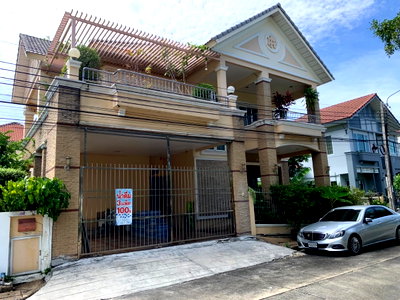 บ้านเดี่ยว สนามบินสุวรรณภูมิ : ขายบ้านเดี่ยวที่คุ้มราคา ติดทะเลสาป มีพื้นที่สำหรับใช้วีลแชร์ได้ โครงการบ้านเดี่ยวสุดหรู เพอร์เฟคเพลส ลาดกระบัง เฟส 4 สุขุมวิท77 พื้นที่  67.5 ตารางวา