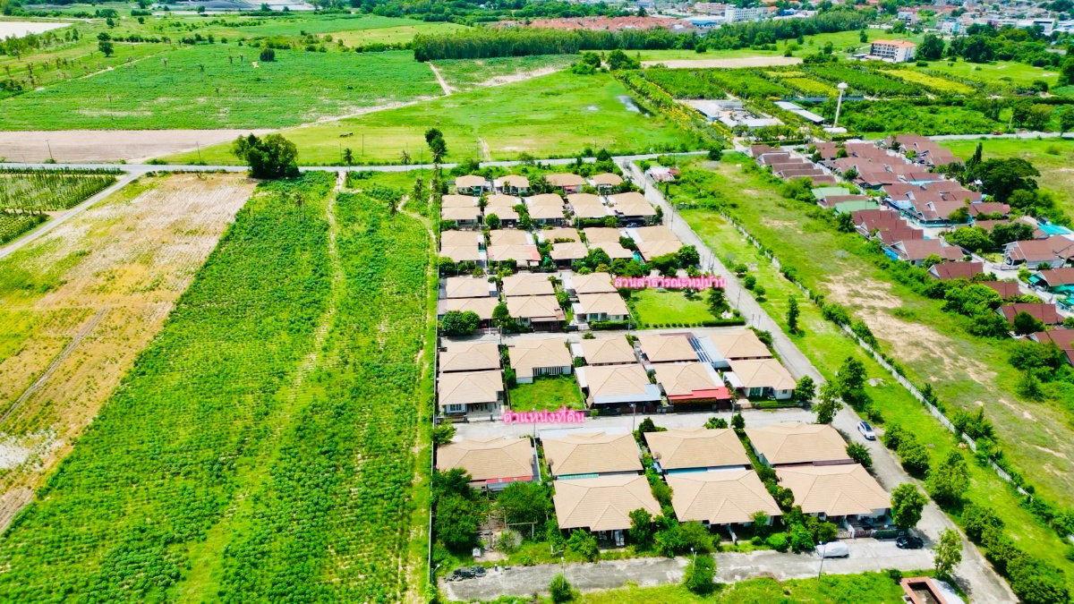 รูป ขายที่ดินถมแล้วพร้อมรั้วคอนกรีต หมู่บ้าน Ozone Villa บ้านฉาง ระยอง ตารางวาละ 10,000 บาท ใกล้โลตัสใหญ่ 3 กม. - รูปที่ 11/13