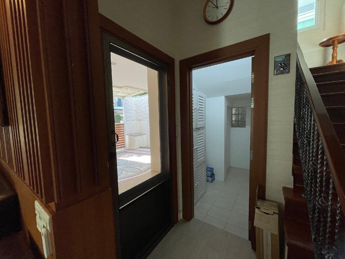 รูป ขายบ้านบางกอก บูเลอวาร์ด รามอินทรา กม.2 สังคมส่วนตัว ทำเลดี สภาพสวย พร้อมเฟอร์นิเจอร์ พร้อมอยู่ ราคาเพียง 13.5 ล้านบาท - รูปที่ 17/36