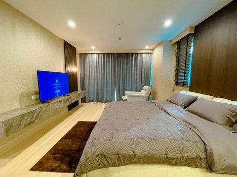 LTHC11523 - Supalai Riva Grand Rama 3 FOR RENT Size 156.45 sqm. 2 beds 3 baths Near BTS Chong Nonsi Station ONLY 90K/Month