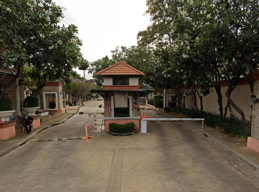 Project Mantana Srisaman - Chaengwattana Picture - 2/2