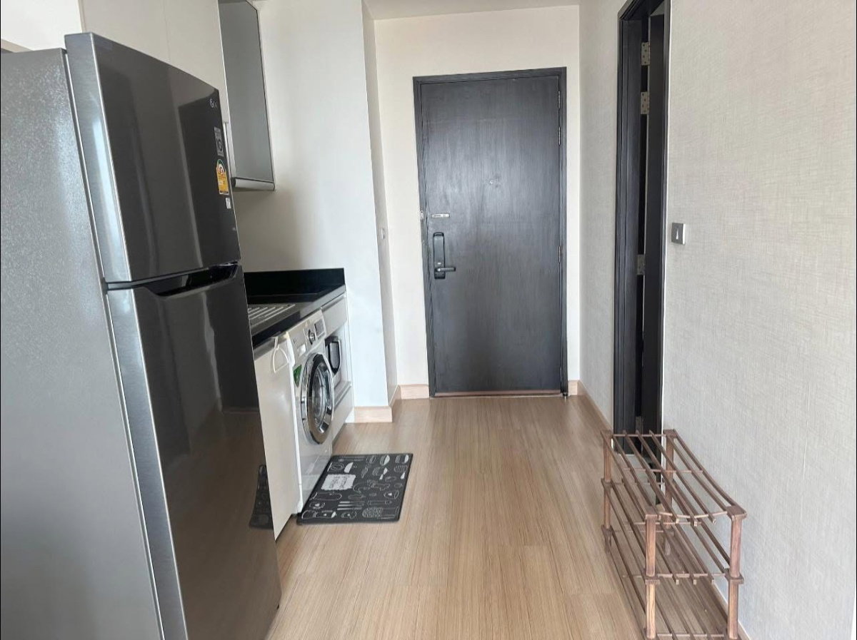picture #R2061  For rent      Sky Walk Residences - 7/16