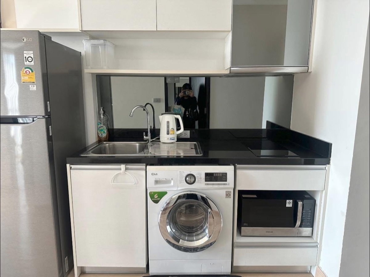 picture #R2061  For rent      Sky Walk Residences - 9/16