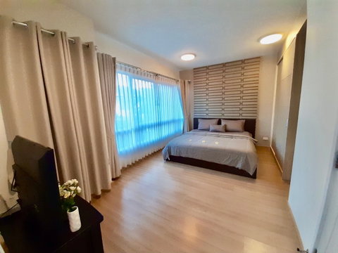 Luxury house fully furnished, beautiful and clean, ready to move in, near J-Park mall, Casa Villa, Sriracha, Chonburi.