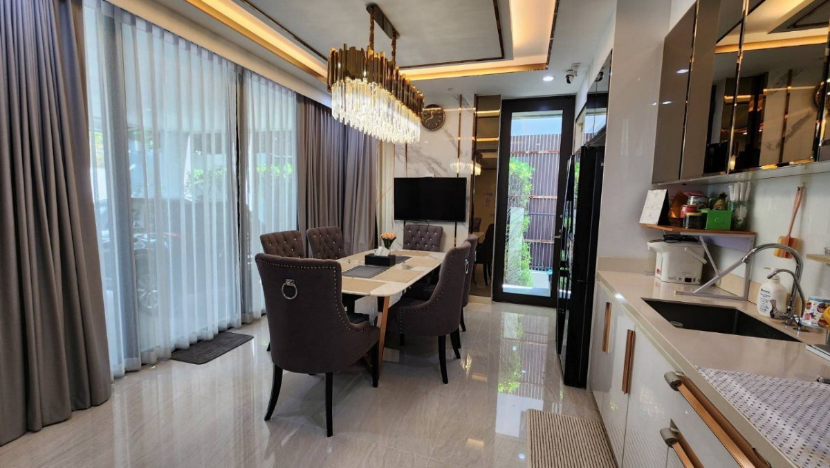 รูป บ้านเดี่ยวหรู 3 ชั้น สไตล์ Super Luxury Villa โครงการบ้านกลางเมือง คลาสเซ่ เอกมัย-รามอินทรา - รูปที่ 6/12