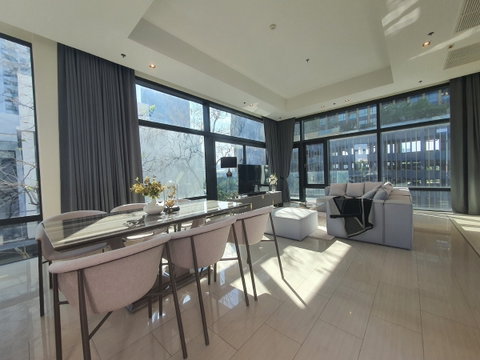 LTHC11547-Circle Living Prototype FOR RENT Size 444.63 sqm. 3 beds 5 baths Near MRT Makkasan Station ONLY 200K/Month