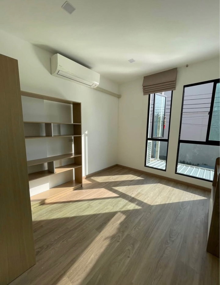 picture #S2165 For Rent Patio Srinakarin-Rama9 - 16/18