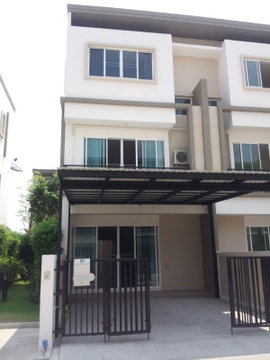 หลังมุม ขายทาวน์เฮ้าส์ Lumpini Town Place Sukhumvit 62 ลุมพินี ทาวน์ เพลส สุขุมวิท 62 3 ชั้น