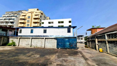 Land for sale Department of Skill Development : Sales  Land Soi Prachasongkho 29 Dindang Good Location  and Negotiable Price  716.4 Square Wa