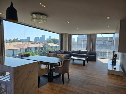 LTHC11570-Penthouse Condominium FOR RENT Size 195 sqm. 3 beds 3 baths Near BTS Ekkamai Station ONLY 110K/Month