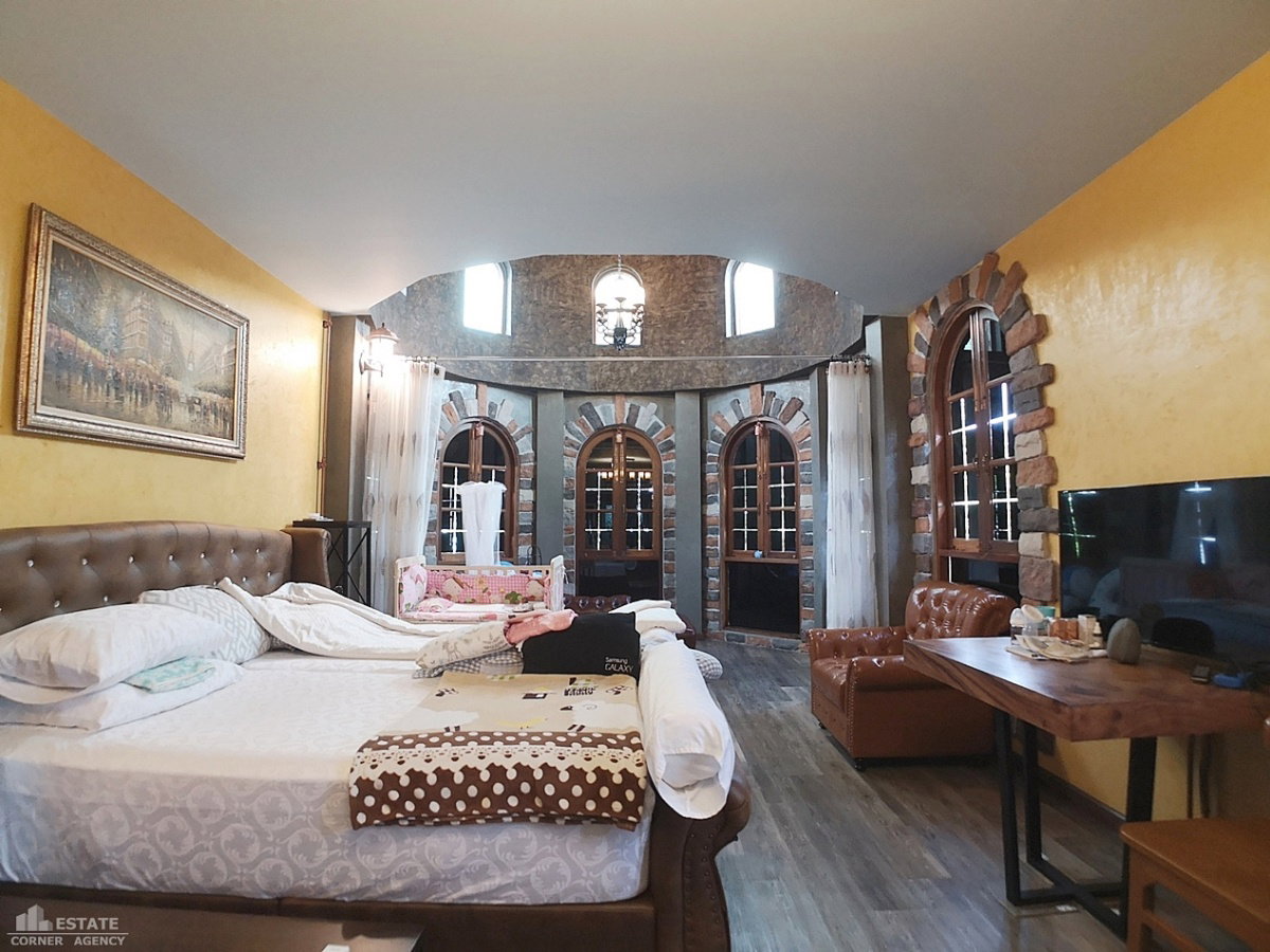 Sales   House  European Style  Ladpao soi 1 qty  95 Square Wa.