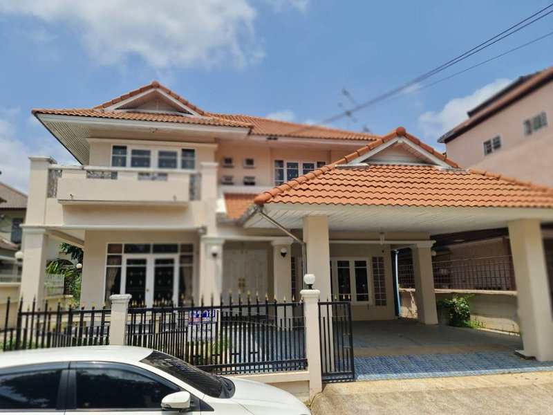 ขายบ้านเดี่ยว : ขายบ้านเดี่ยว รีโนเวทใหม่ทั้งหลัง หมู่บ้านเพอร์เฟคเพลส รามคำแหง 164 เนื้อที่ 72 ตร.ว. ราคาถูก