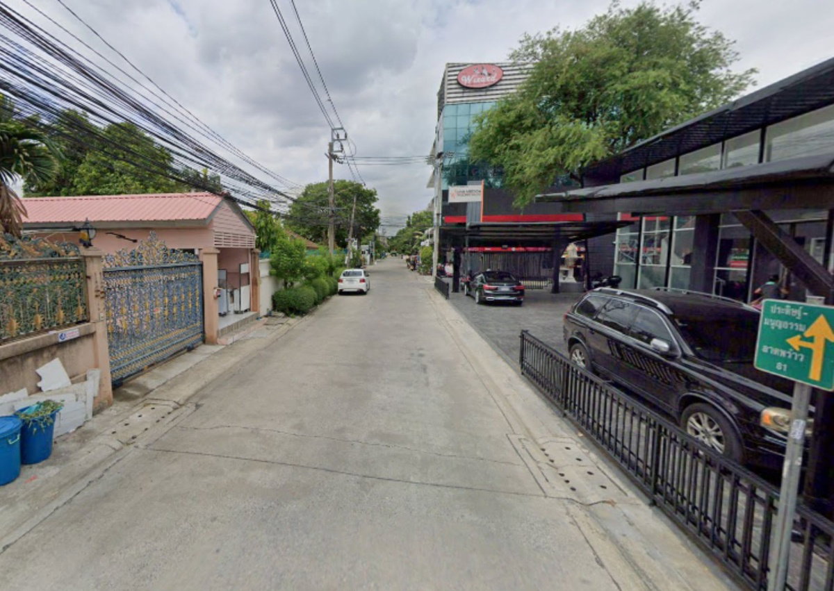 รูป ขายที่ดินพร้อมบ้าน โซนเลียบด่วน ซอยร่วมน้ำใจ ทำเลดี - รูปที่ 2/3