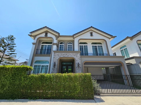 LTHC11558 – Golden Neo Suksawat Rama3 FOR SALE Size 40.75 sq.w. 163 sqm. 4 beds 4 baths ONLY 9.3 MB