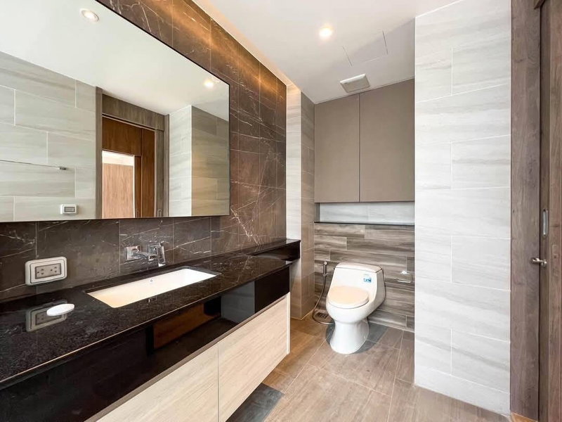 Houses for sale : LTHC11559 – Anina Villa Sathorn-Yenakart FOR SALE Size 60 sq.w. 520 sqm. 4 beds 5 baths ONLY 68 MB