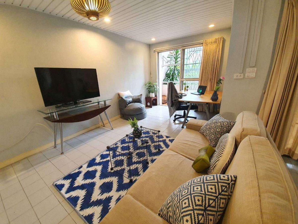 picture #R2372 For rent Modern Home Place - 3/12
