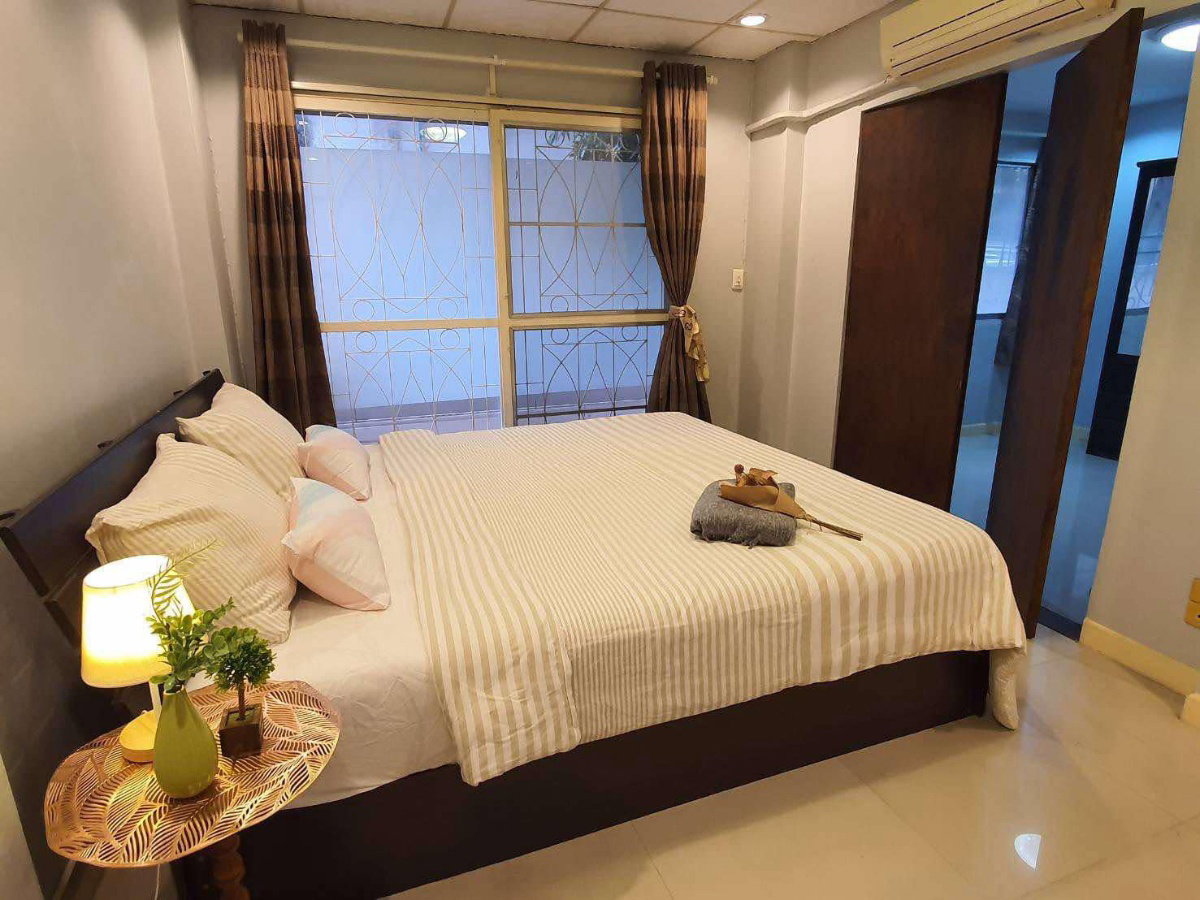 picture #R2372 For rent Modern Home Place - 2/12
