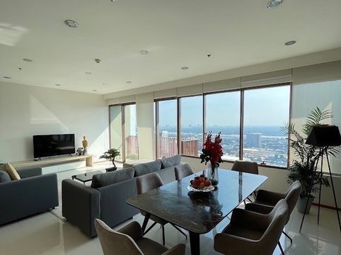 LTHC11595 - The Emporio Place FOR RENT Size 162 sqm. 4 beds 5 baths Near BTS Phrom Phong Station ONLY 130K/Month
