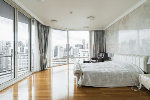 Royce Private Residence HF-10287 4 bedrooms, for sale