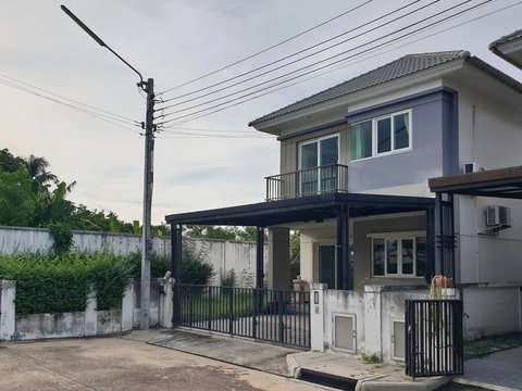 บ้าน 2 ชั้น ม.ชวนชื่น พาร์ค ซอยกันตนา บางใหญ่ ขายถูกมาก เนื้อที่ 57.5 ตร.ว.