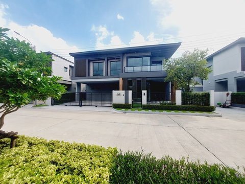ขายถูกกว่าโครงการ บ้านเดี่ยว บางกอกบูเลอวาร์ด ราชพฤกษ์-ปิ่นเกล้า ใกล้ CLUB HOUSE ต่อรองได้ ฟรีโอน ฟรีค่าส่วนกลาง 2 ปี