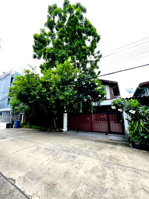 Houses for sale สถาบันเทคโนโลยีไทย-ญี่ปุ่น : For sale: Detached house in Soi Rama 9 62, Serithai Village, with an area of 78 sq.w. Close to the Yellow Line MRT station 