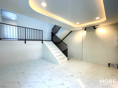Townhouses for sale Electricity Authority District 1 Chiang Mai : Townhome – Padad: 3 Bedrooms, 3 Bathrooms, 34 sq.w. (ID: 668HS)